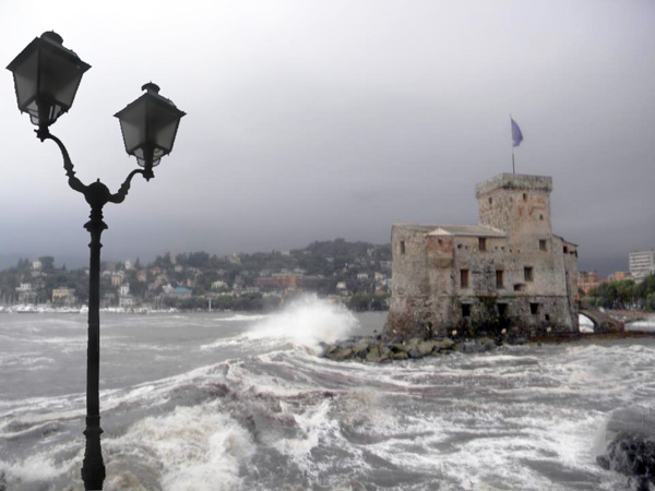 Descrizione: Descrizione: Descrizione: Descrizione: Descrizione: Descrizione: Descrizione: Descrizione: Descrizione: Descrizione: Descrizione: Descrizione: Descrizione: D:\backup disco E\03_II_SESTANTE_SITO\METEO\genova\10 rapallo.jpg