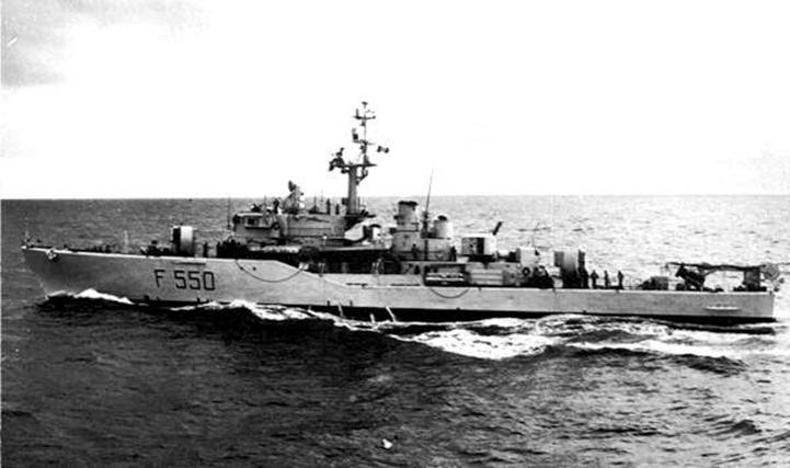 Descrizione: Descrizione: D:\backup disco E\04_II_SESTANTE_SITO\MARINERIA\forze_navali\14 De Cristofaro, Grosso, Visintini e Todaro_file\image004.jpg